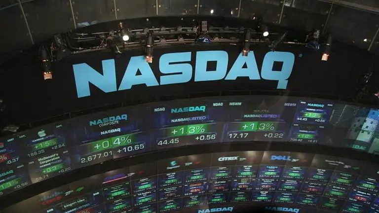 Para la CEO de Nasdaq, las criptomonedas pueden ser la "moneda global del futuro"