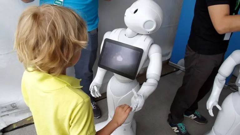 Robots: ¿cómo deberán comportarse en la cola de un supermercado o en cualquier situación cotidiana?