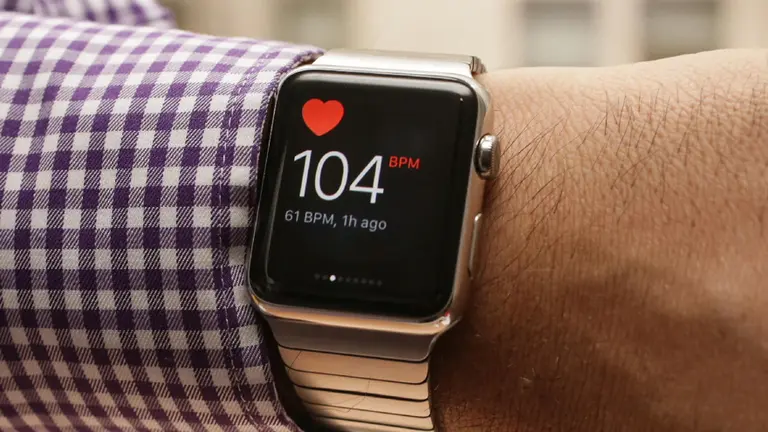Ideal para hipocondríacos: el Apple Watch ya permite hacer electrocardiogramas instantáneos