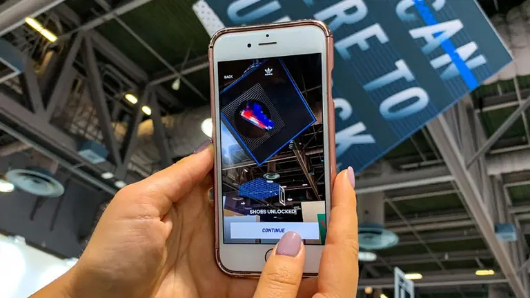Adidas usa realidad aumentada para vender sus zapatillas