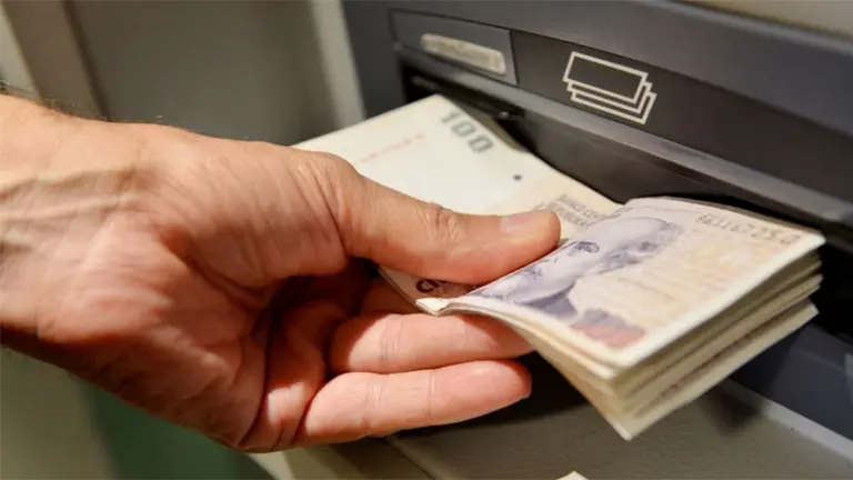 En medio del boom fintech, crece un sector impensado: cómo es el nuevo negocio que "reaviva" al efectivo