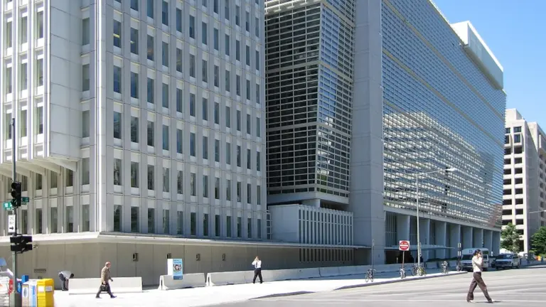 Un ex funcionario del Banco Mundial dijo que “dormiría más tranquilo con blockchain”