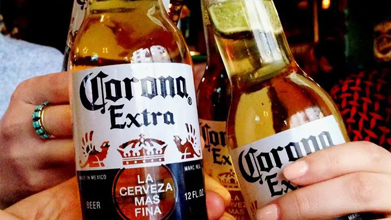 Fabricante de la cerveza Corona invertirá 100 millones de dólares en startups dirigidas por mujeres