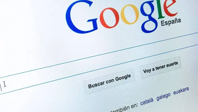 ¿Qué aparece si buscás “idiota” en Google ?