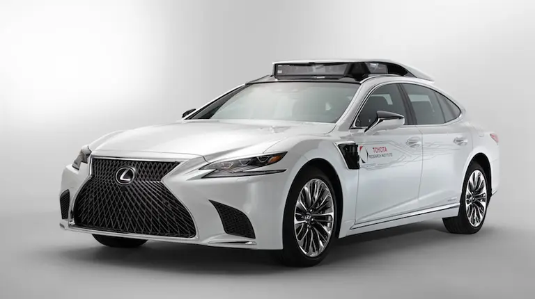 Toyota revela su nuevo vehículo de conducción autónoma