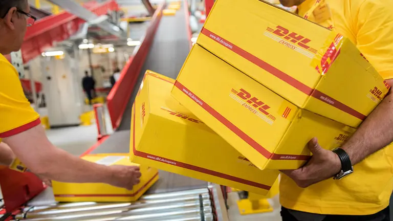 DHL lanza su "carrito online" para argentinos: comprás en más de 100 portales de EE.UU y llega a tu casa