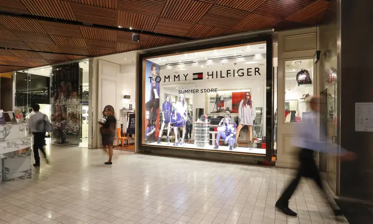 Cómo Tommy Hilfiger usa la innovación para ganar participación en el mercado de jeans