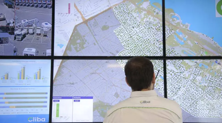 Cliba apuesta a la eficiencia: ahora usa camiones inteligentes, sensores y apps para recolectar tu basura
