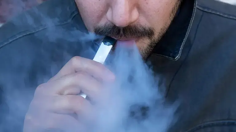 San Francisco se convierte en la primera gran ciudad que prohíbe el cigarrillo electrónico