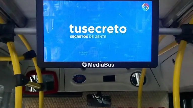 TV en los colectivos: ahora podés leer los secretos inconfesables de los argentinos mientras viajás