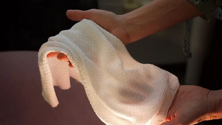 El futuro de la ropa es este tejido que se expande y contrae según la temperatura