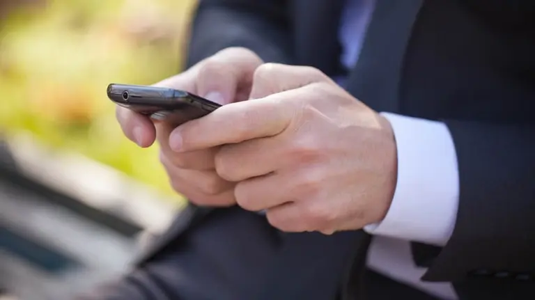 Claro denunció a Movistar Argentina: por qué la acusa de "maniobras anticompetitivas"