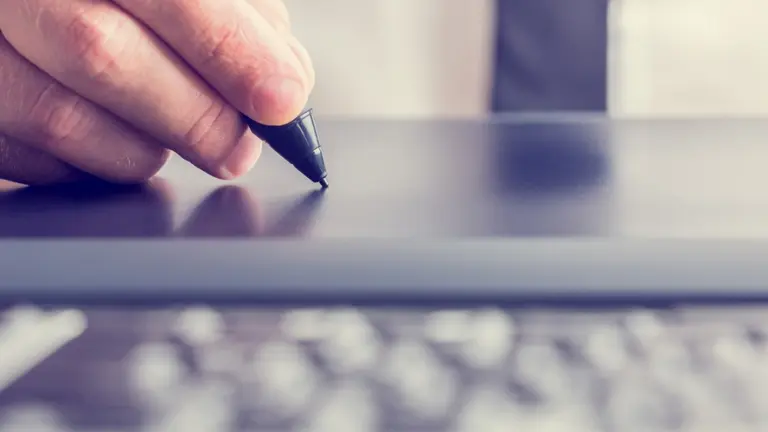 Sin poner el "gancho": con la firma electrónica ya podés hacer todos estos trámites sin moverte de tu casa