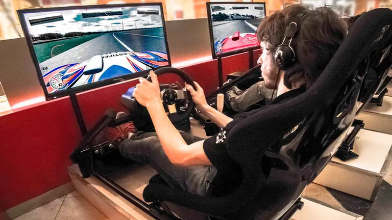 Automovilismo virtual: ya comenzó a entrenar el primer equipo argentino de este nuevo deporte
