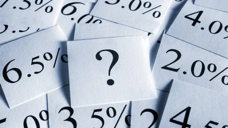 Cuál es la diferencia entre crédito a tasa de interés fija y uno a tasa variable