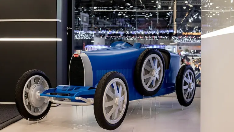 Un juguete para pocos: Bugatti presentó su karting eléctrico de u$s33.000