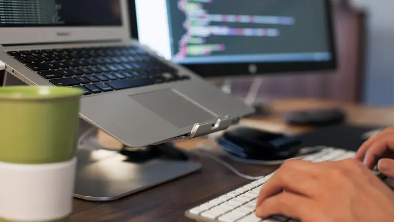 Algoritmos al poder: mirá cómo los usan las empresas argentinas y qué oportunidades laborales generan