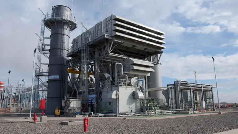 YPF sigue apostando a la generación eléctrica: presentó un proyecto de central termoeléctrica en Chubut