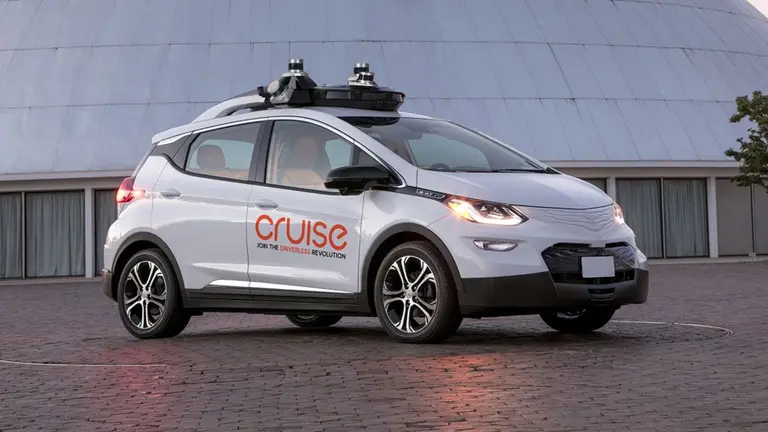 GM y BMW impulsan blockchain para compartir datos de coches autónomos