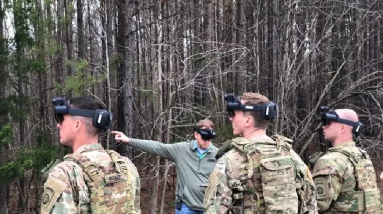El Pentágono mostró por primera vez como son sus lentes Hololens diseñados para el campo de batalla
