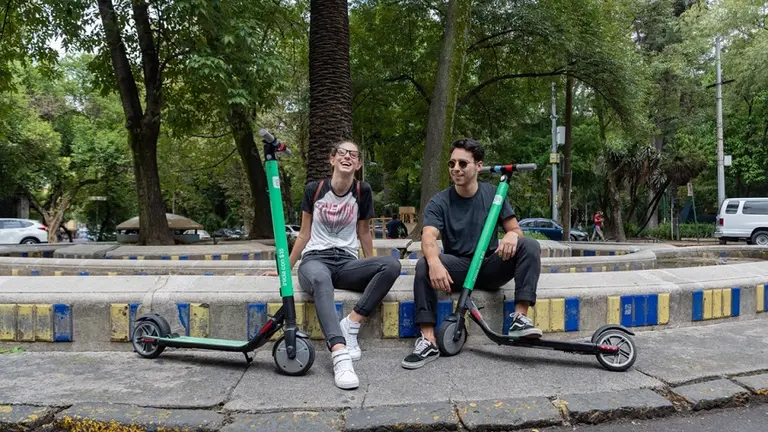 Ya hay cuatro empresas que alquilan monopatines: cuánto ganan y por qué tanto interés por la crisis Argentina