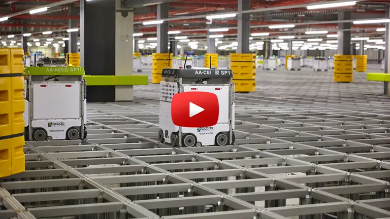 Video: así funciona Ocado, el supermercado online con robots más veloces que los de Amazon