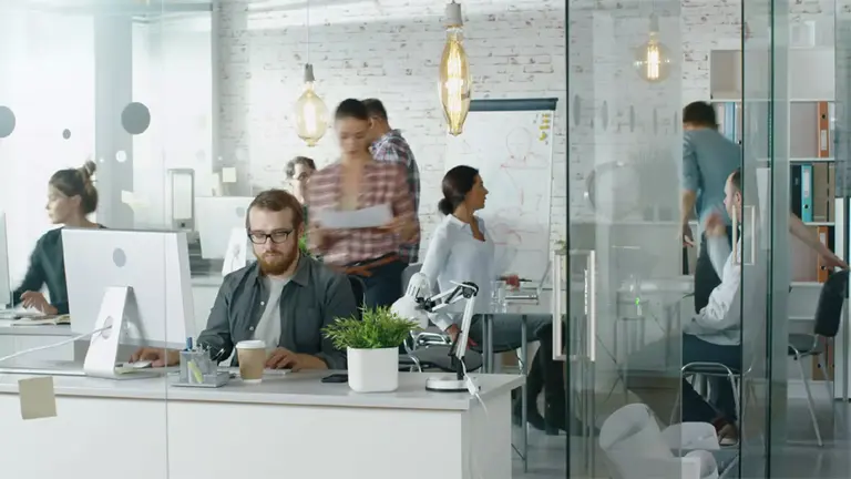 Cómo genera ambientes laborales positivos para el desarrollo empresarial