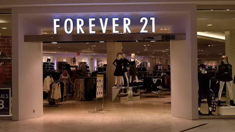 Crisis del retail: Forever 21 entró en bancarrota y cerrará hasta 350 tiendas en todo el mundo