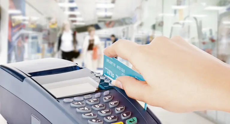 Disputa de bancos con Prisma y First Data para financiar los descuentos y cuotas que se lanzarán antes de las fiestas