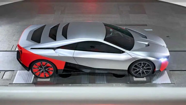 Por qué la industria del automóvil debe apostar por coches eléctricos, autónomos y compartidos