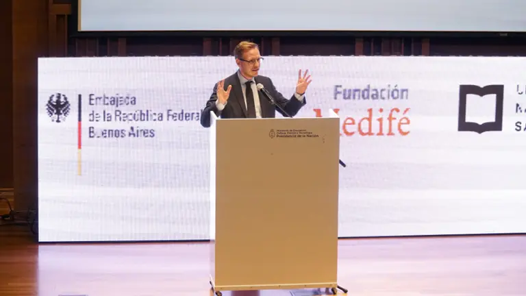 Markus Gabriel, el filósofo que explica qué hay detrás de la inteligencia artificial