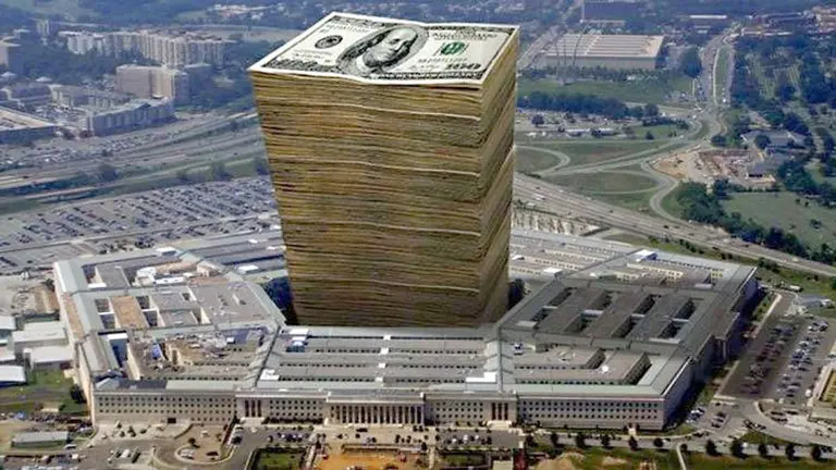 Dos gigantes y un negocio de u$s10.000 millones: Amazon y Microsoft compiten para crear la "nube de guerra" del Pentágono