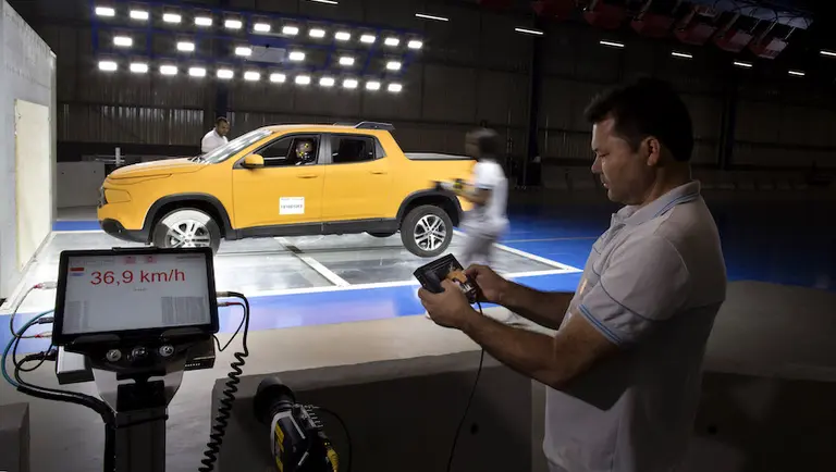 FCA abre en Brasil el Centro de seguridad de vehículos más moderno de la región