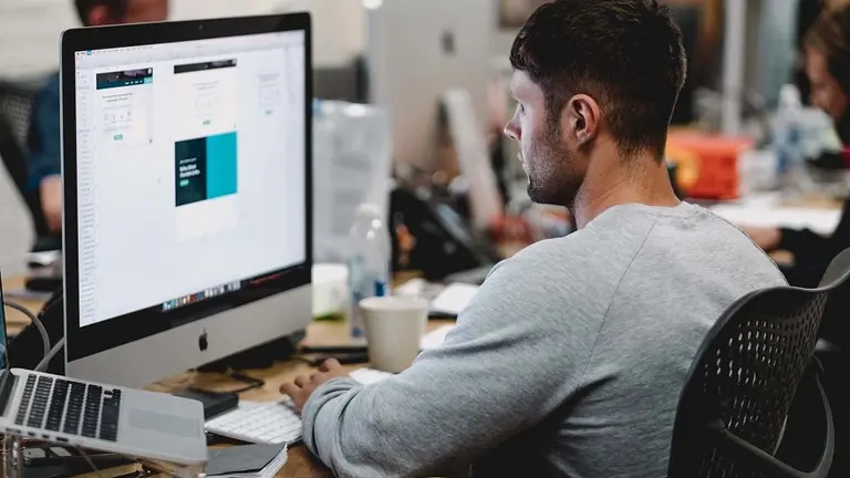 Proteger datos de una empresa "garpa" y cada vez más: ¿cuánto gana hoy un profesional en seguridad informática?