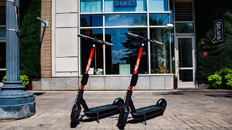 Spin va por todo: la rama de monopatines eléctricos de Ford gana fuerza y prepara nuevos productos