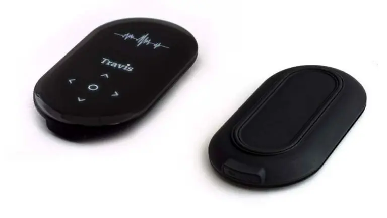 Comunicación asegurada: Travis, el traductor de 105 idiomas que cabe en la palma de tu mano