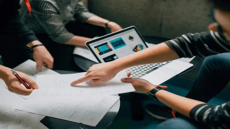 Especialistas revelan cómo convertir cualquier tipo de empresa en una fintech