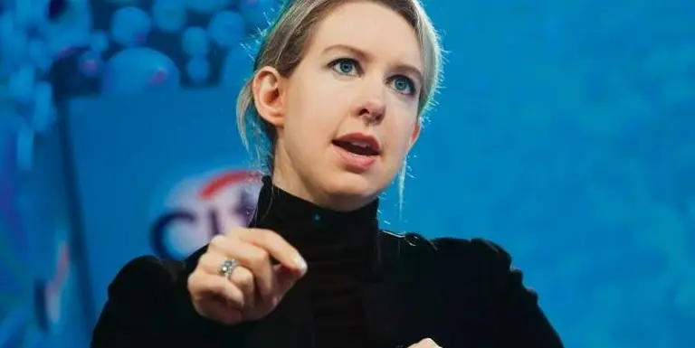 Del cielo al infierno: así fue la caída Elizabeth Holmes, la "reina de los emprendedores"