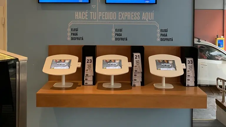 Café Martínez presentó su primer local inteligente: suma cajas inteligentes y geolocaliza tu café