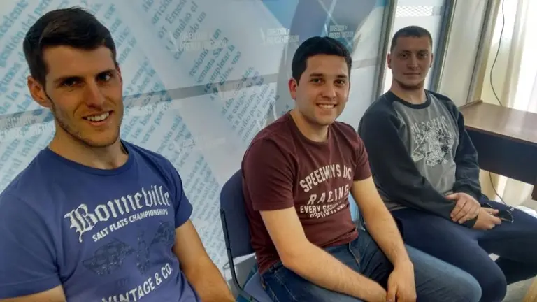 Tres estudiantes cordobeses ganaron $100 mil por un proyecto innovador de energía solar