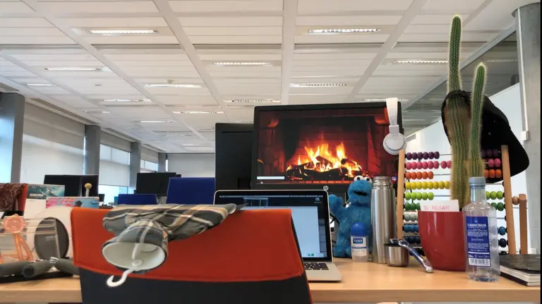 El fenómeno del "Deskterior": ¿en qué consiste la tendencia que busca que los trabajadores se sientan "como en casa"?