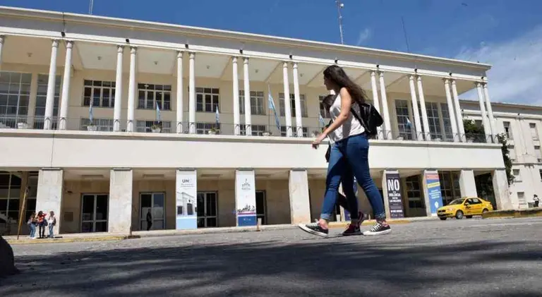 Universidad de Córdoba quiere despedir al papel: usará blockchain para sus sistemas administrativos