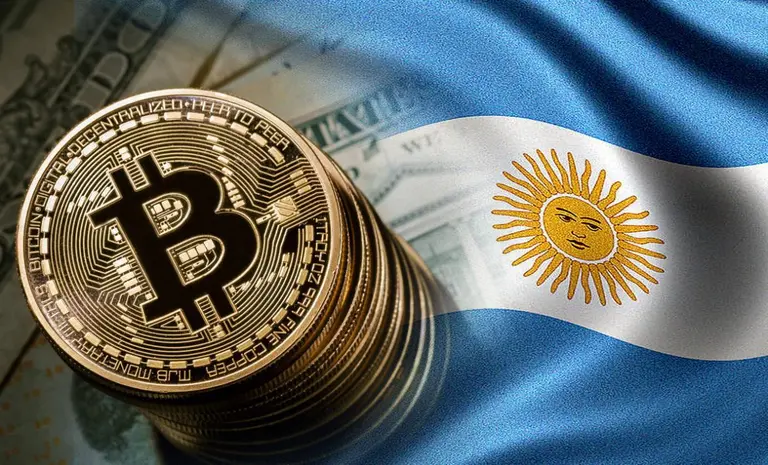 Cepo al dólar impulsa a Bitcoin: el comercio con pesos argentinos marcó un récord en octubre