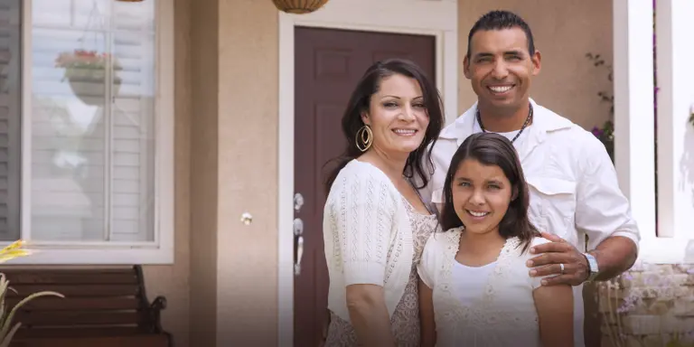 La vida de los latinos en EE.UU.: de qué trabajan realmente, cuánto ganan y cuál es su poder adquisitivo