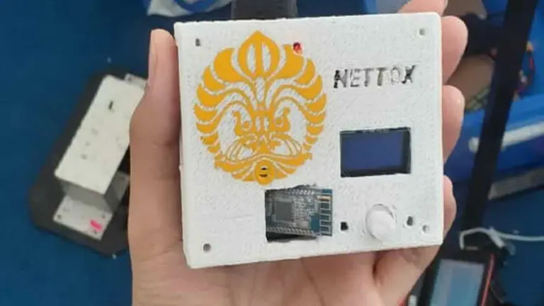 Adiós a la adicción a internet: estudiantes crean un reloj que ayuda a los que padecen este mal