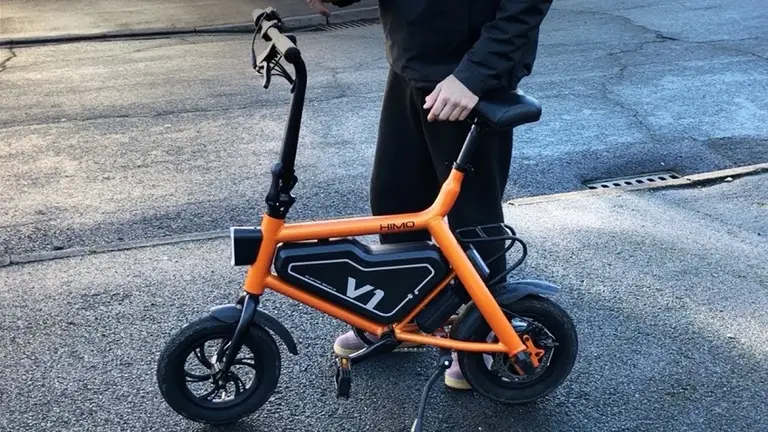 Entra en  tu mochila: así es la nueva y revolucionara bicicleta plegable de Xiaomi