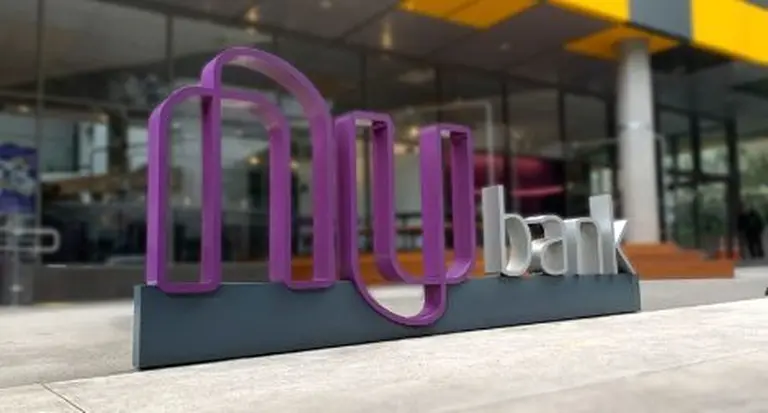 Nubank compró a otra fintech brasileña y se lanza al mercado de inversiones: estos son sus planes