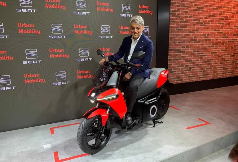 Movilidad urbana: para el CEO de SEAT los vehículos no son para transportar sólo 1 o 2 pasajeros
