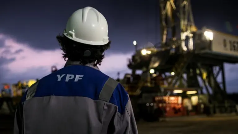 Se transforma un gigante: YPF impulsa su cambio interno con la ayuda de Microsoft