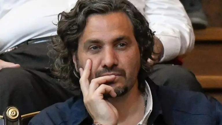 Cafiero aclaró que ni los insumos médicos ni los científicos estarán afectados por el dólar turista